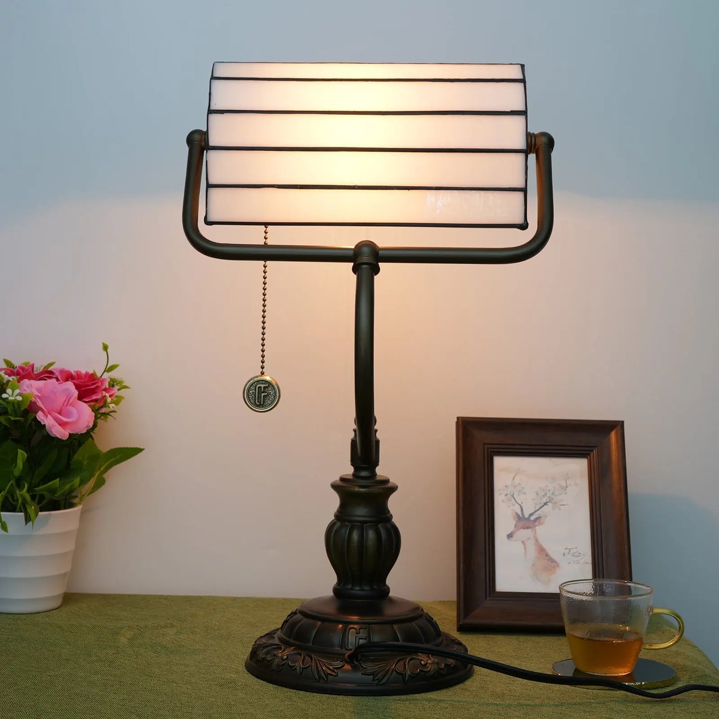 Tiffany Stained Glass Rose Lampshade Bedside Light Table Desk Bankers Lamp - CTL